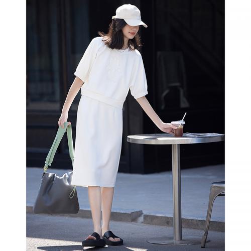 德玛纳白色休闲风圆领套装女春季新款潮流卫衣卫裙宽松两件套