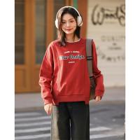 德玛纳红色字母休闲卫衣女冬季新款时尚内搭长袖宽松打底上衣