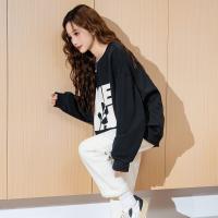 2024冬季女圆领前胸字母图案卫衣减龄慵懒风韩版休闲百搭