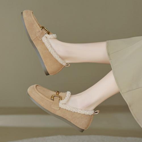 2023年冬季新款日常通勤百搭美拉德色系绒面金属饰扣圆头毛毛鞋