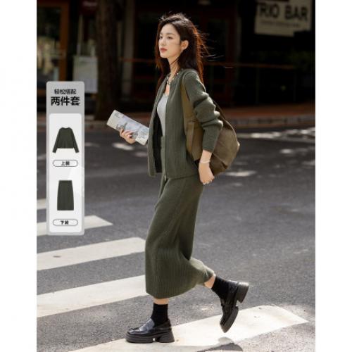 【针织套装】2024冬圆领拉链针织衫+腰部弹力休闲中长款半裙