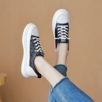 2024夏季舒适百搭花朵网面拼接日常通勤厚底轻便撞色女休闲鞋