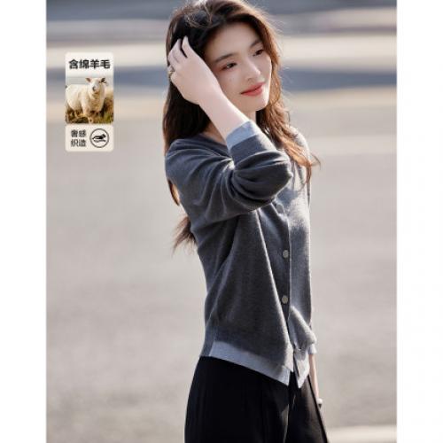 【双旦胶囊衣橱】秋冬假两件撞色线衫装饰扣含绵羊毛针织衫女上衣