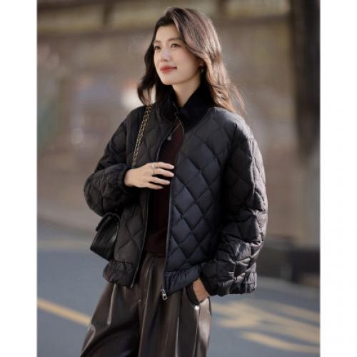 【90鸭绒】冬季哑光立领四层工艺拼接毛织领荷叶边松紧女羽绒服