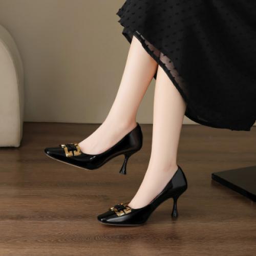 春季真皮时尚气质金属方扣高跟女单鞋