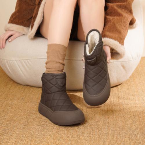 冬季时尚简约藤编纹娃娃头复古盾牌玫瑰雪地靴女靴