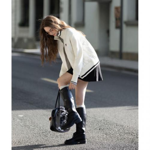 唐狮2026秋冬款短款羽绒服女立领拼接时尚百搭潮流高级感设计