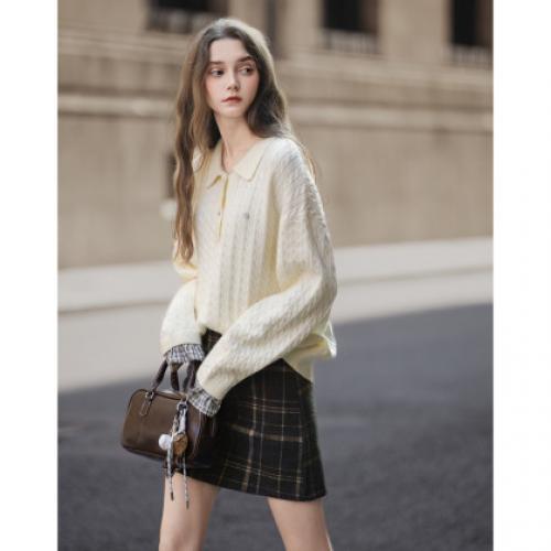 唐狮2025秋冬季女POLO领净色绞花袖口拼接假两件毛线衫超好看上衣