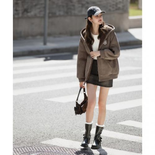 唐狮2026秋冬加厚外套女连帽仿麂皮绒短款保暖仿羊羔绒美式慵懒