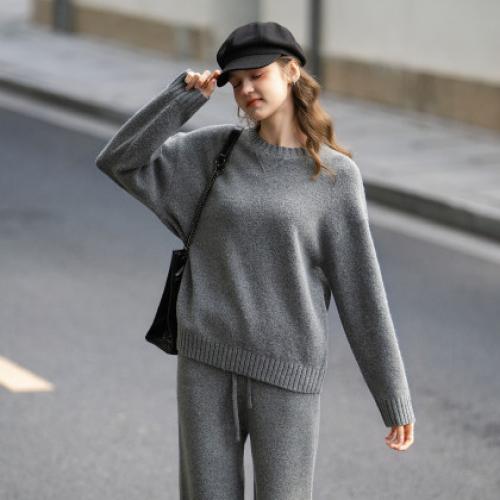 唐狮2026秋冬新款女针织圆领两件套毛衣长裤休闲套装净色时尚翻领