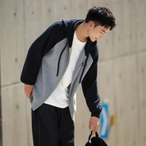 唐狮2026新款男连帽开衫毛衣插肩袖精致刺绣简约休闲风宽松毛线衫