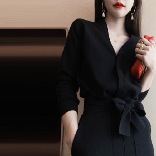 【爱乐之城】秋气质名媛风套装V领系带上衣开叉半裙女式两件套