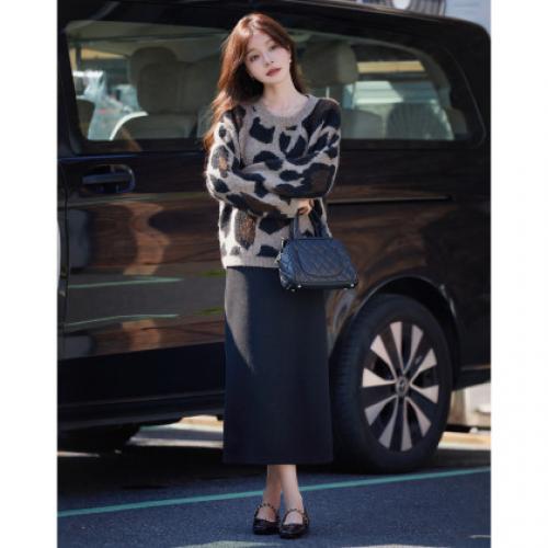 【豹纹飒出圈】2025冬复古风圆领提花线衫宽松含绵羊毛针织衫女上衣