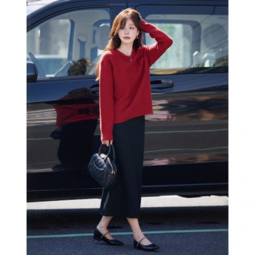 【节庆系列】2025冬优雅风绞花圆领线衫设计感贴袋简约针织衫女上衣