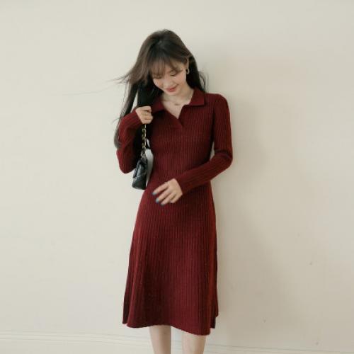 【曲线回廊】秋法式智感V字翻领舒弹藏肉含绵羊毛连衣裙女长款