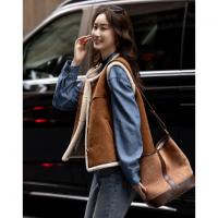 【知识分子穿搭】冬英伦风仿羊羔绒复合马甲时髦PU拼接短外套女