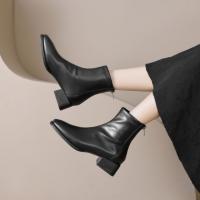 优雅简约奶油高级感气质方头通勤百搭瘦瘦靴女靴