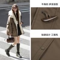 唐狮2026秋冬季短款棉衣女仿羊羔毛拼接连帽腰部抽绳收腰设计时尚